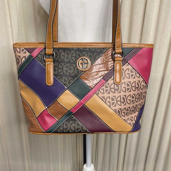 NEW! GIANI BERNINI 2021 FALL COLLECTION SHOULDER HOBO BAG NWOT - Picture 2 of 16